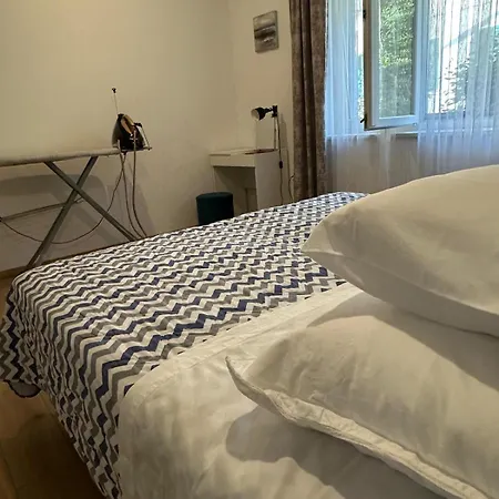 Ana 아파트 스플리트