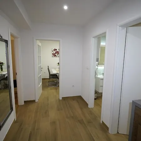 Apartment Ana *