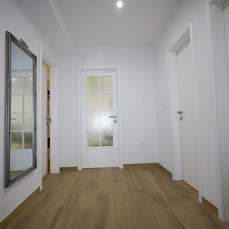 Ana Apartment